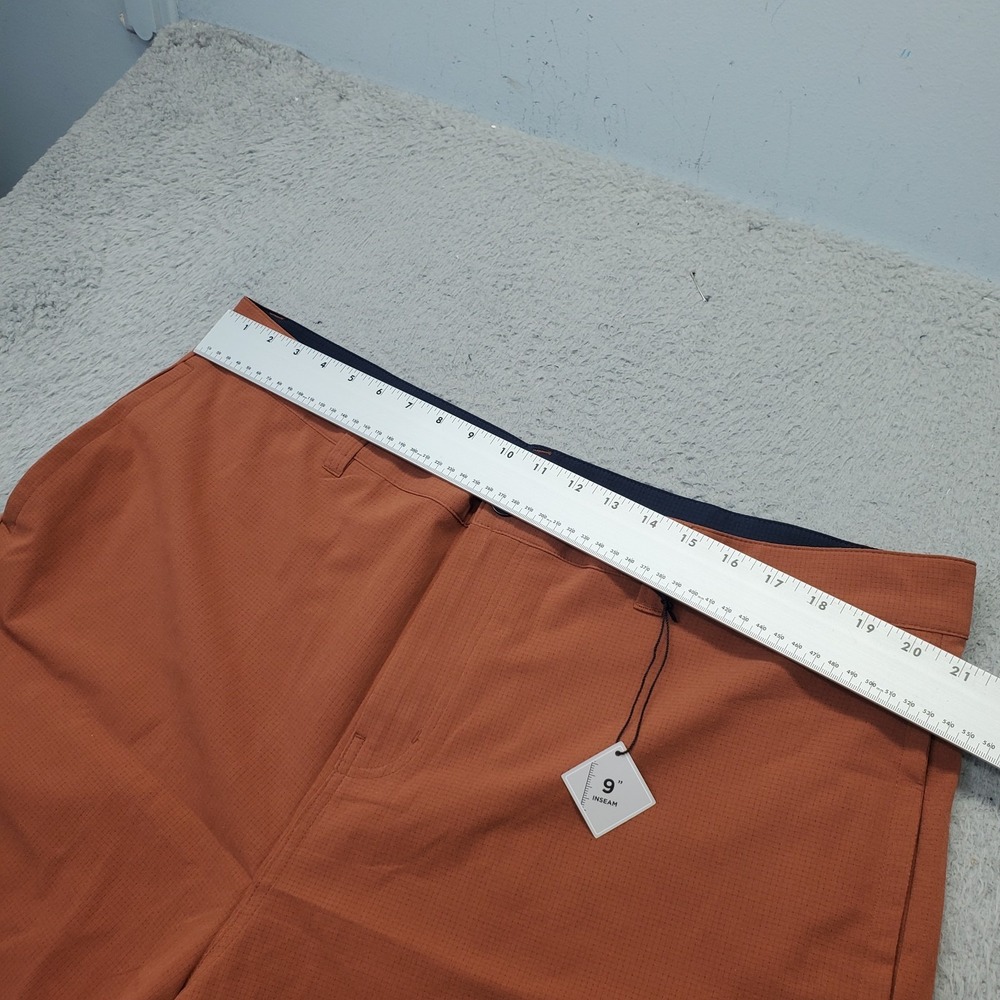 Travis Mathew Step Dance Golf Short Mens 42 Brown Performance 9" Inseam A42324 - Picture 3 of 9